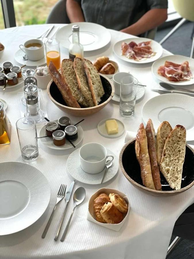 Hotel-Restaurant L'Aquarelle Breuillet  Екстериор снимка