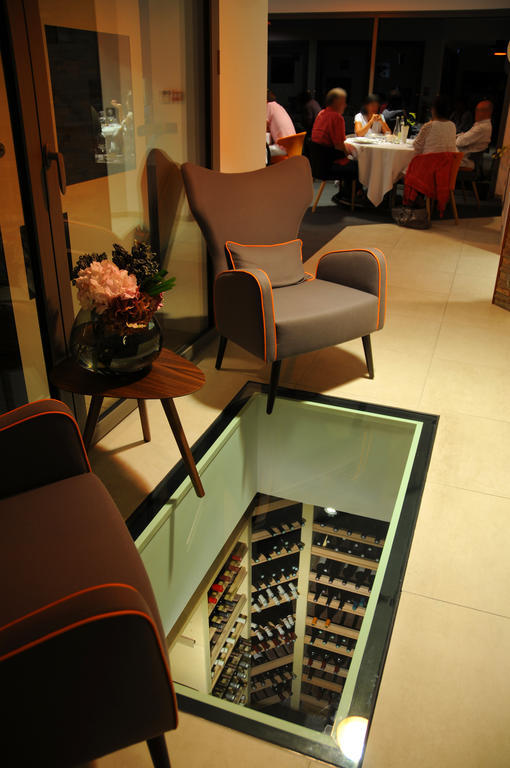 Hotel-Restaurant L'Aquarelle Breuillet  Екстериор снимка