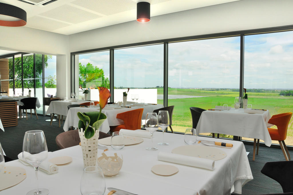 Hotel-Restaurant L'Aquarelle Breuillet  Екстериор снимка