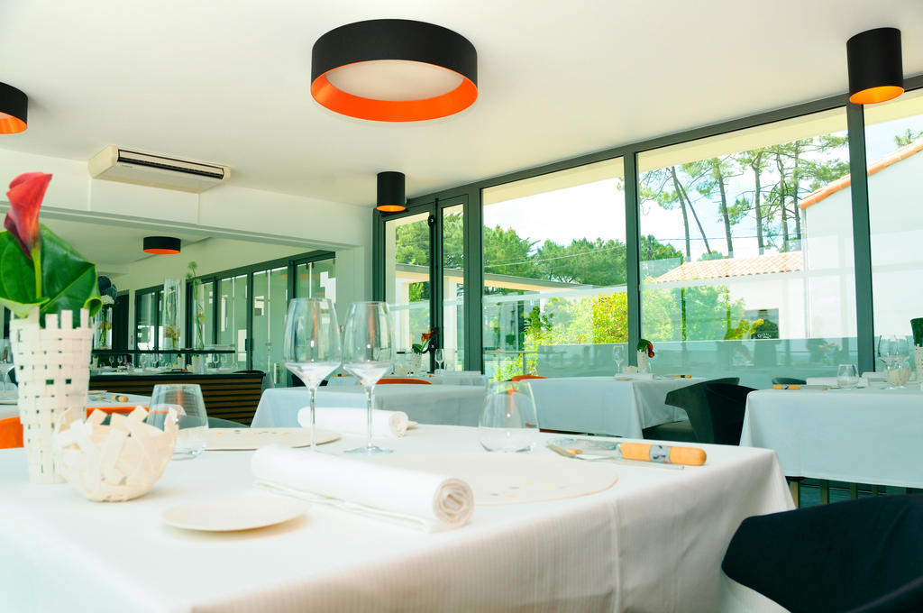 Hotel-Restaurant L'Aquarelle Breuillet  Екстериор снимка