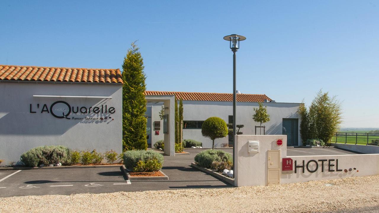 Hotel-Restaurant L'Aquarelle Breuillet  Екстериор снимка
